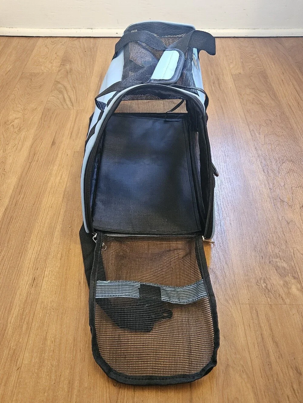 Small Pet Carrier NWOT